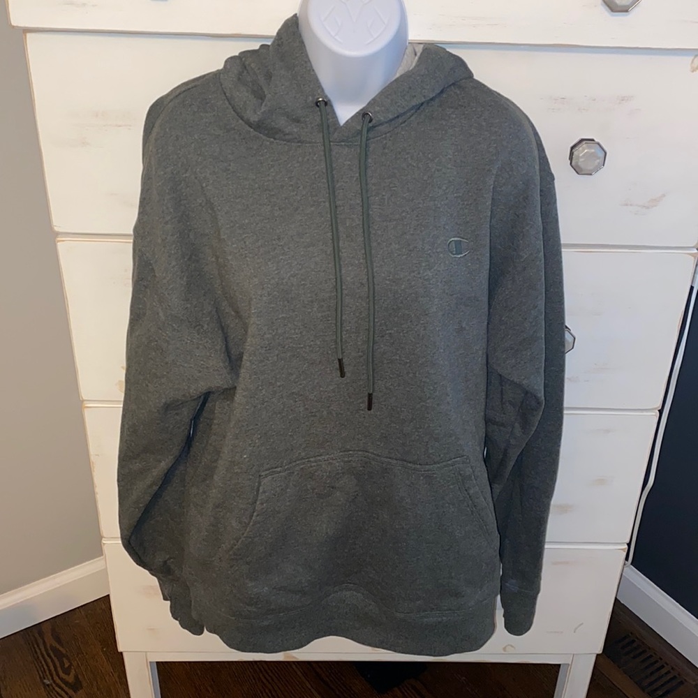 NWOT Champion hoodie sweatshirt.